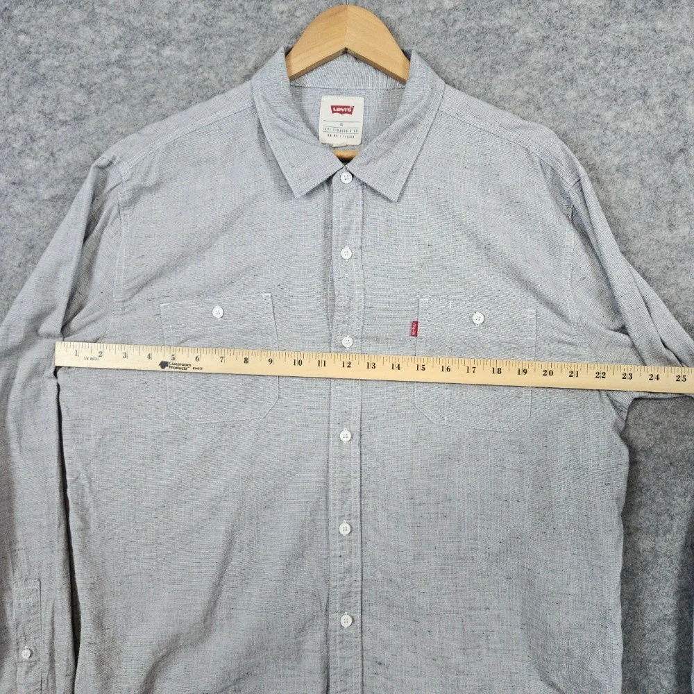Levi's Gray Button Up Shirt‎ Size XL Long Sleeve Cotton Blend Lightweight SPOT